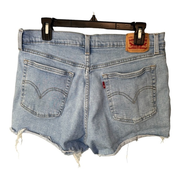 Levi's High Rise Denim Jean Shorts with Raw Hem. Size Women’s 32 - Picture 5 of 11